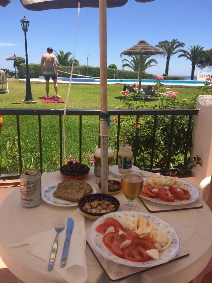 Sea & Pool View Garden Apartment Las Palmeras Nerja Kültér fotó